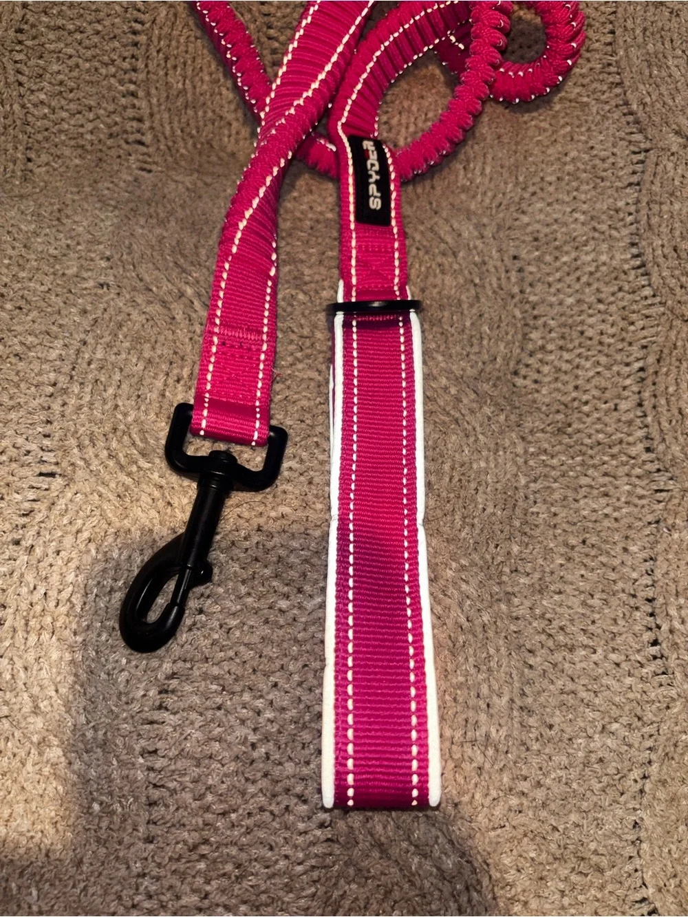 Spyder Hot Pink Reflective Bungee Dog Leash Comfort Stretch Lead 47”